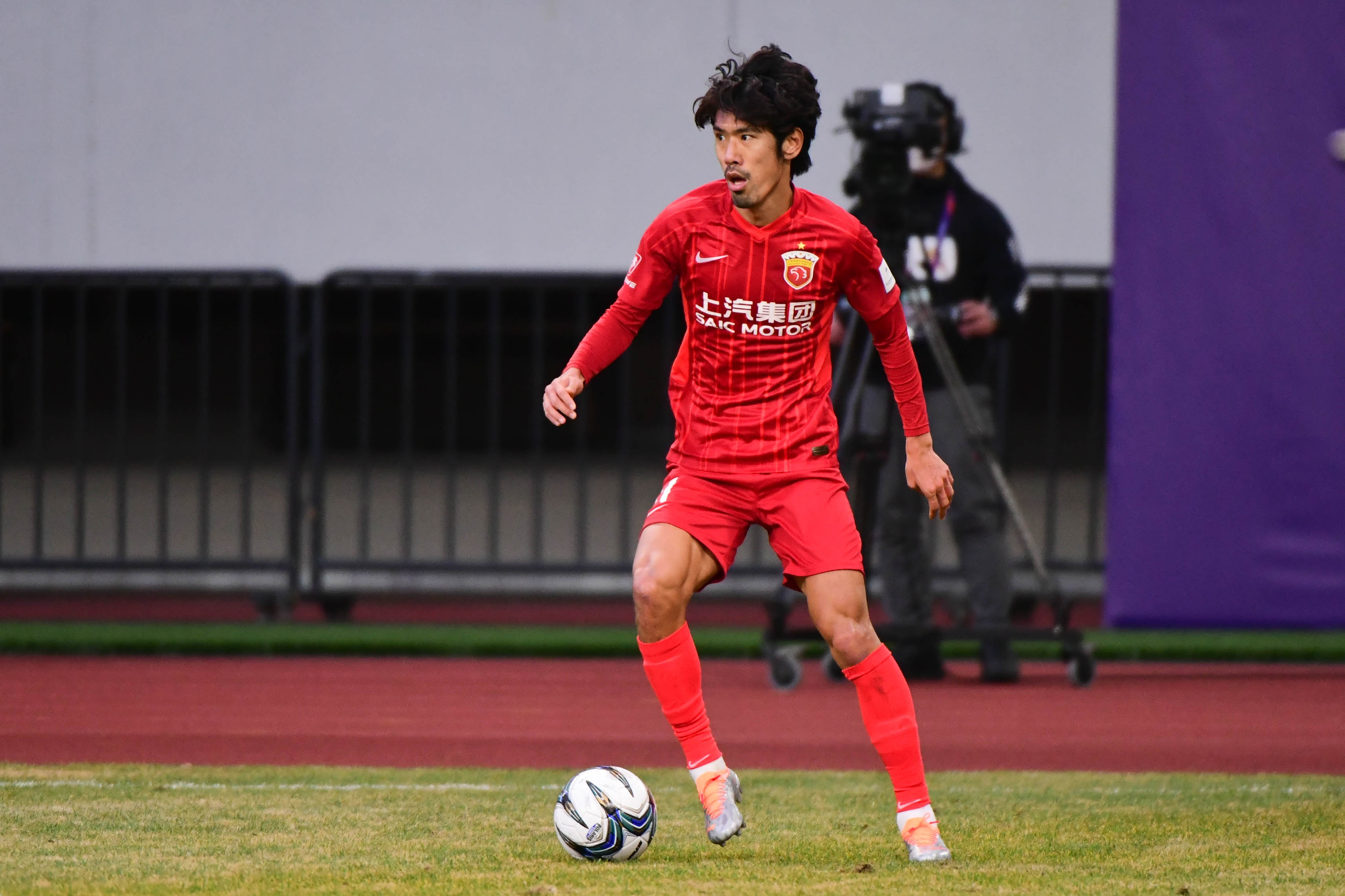 世俱杯下注平台-吕文君谈退役：真要踢也还能踢，但海港愿在青训岗位培养年轻教练