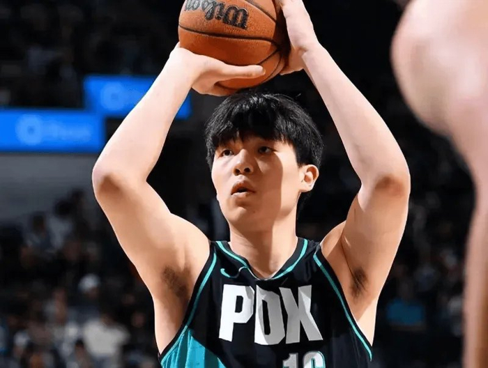 杨瀚森这是咋了？6分钟挂0，三分仍打铁，正负值-11，g联赛锻炼吧|NBA|波特兰开拓者队|亚特兰大老鹰队|NBA常规赛|杨翰森_新浪体育_新浪新闻