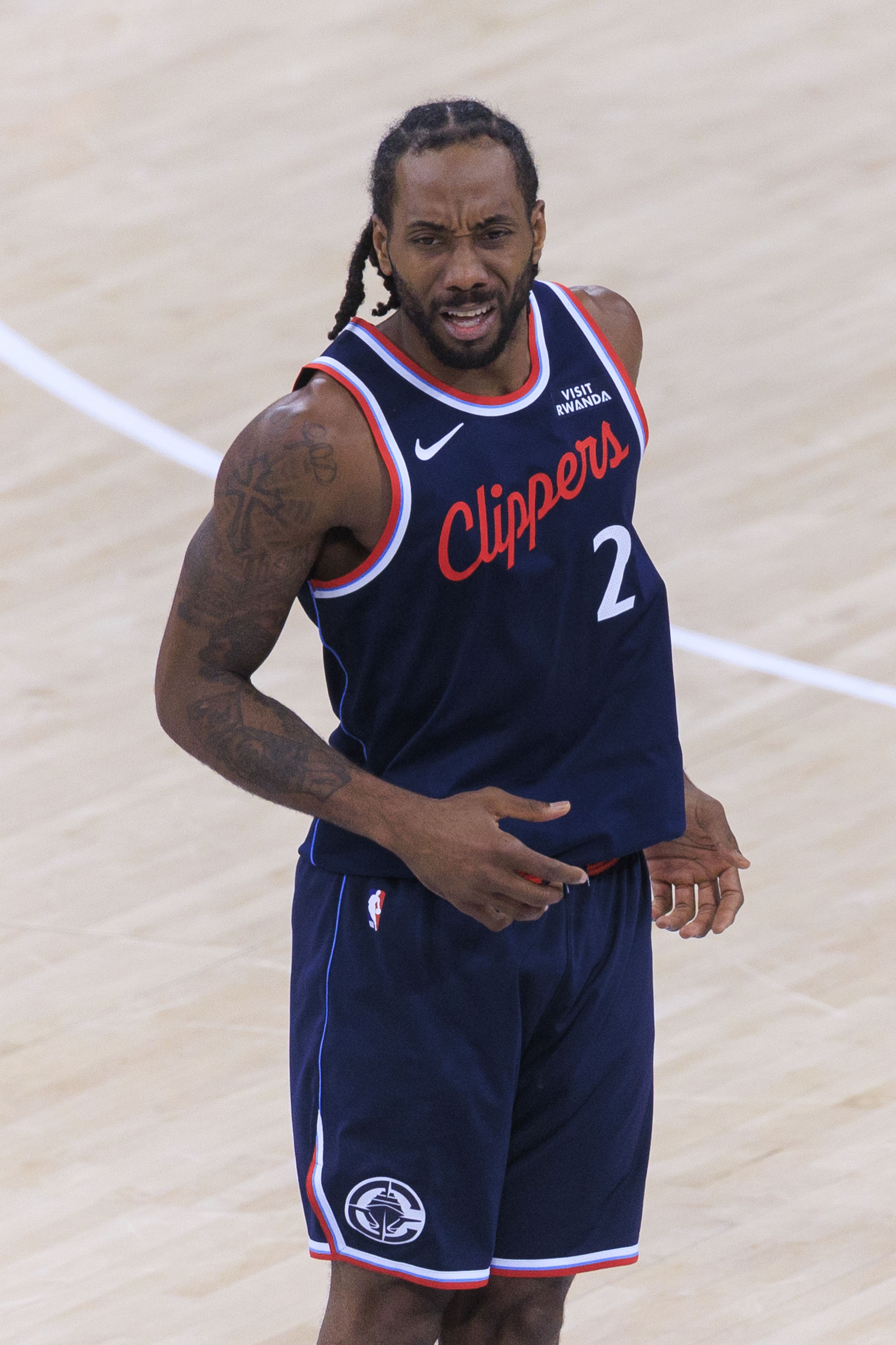 无解进攻！伦纳德背转身翻身跳投&amp;暴扣个人连续得分